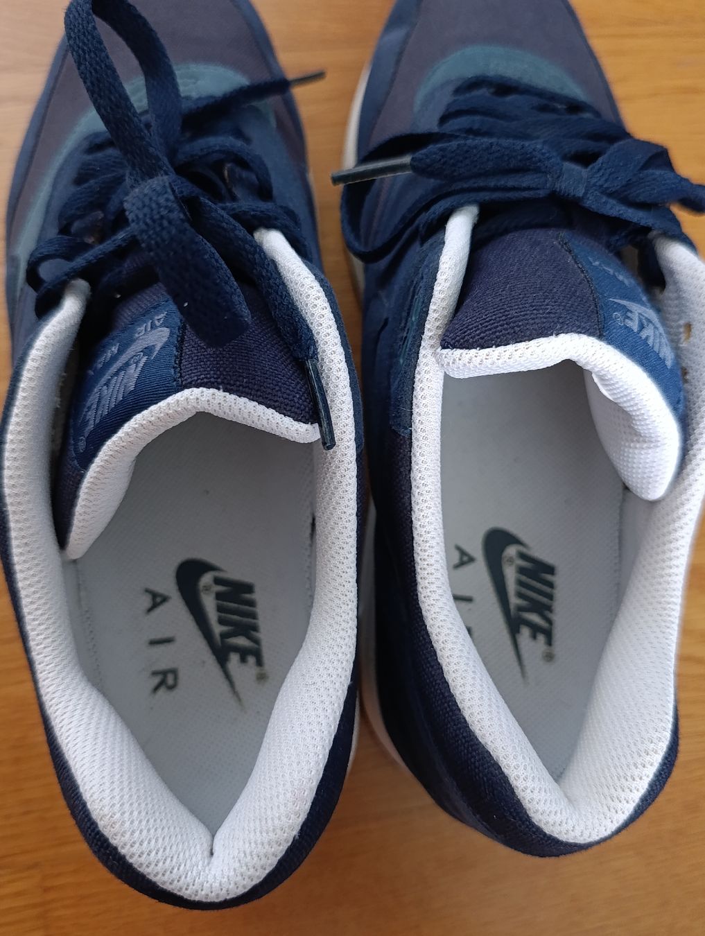 Nike Chaussures hommes: Nike Air Max 1 Gr.42,5 – D'occasion à Baar par L.isa28 5