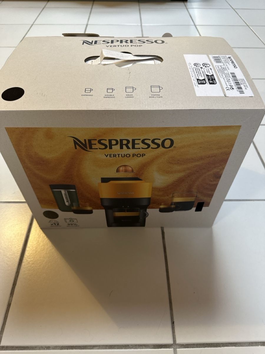 Nespresso Macchine per caffè & Macchine per espresso: Nespresso Vertuo Pop Coffee Machine Black Excellent – Usato da St. Gallen venduto da S_rnw2 7