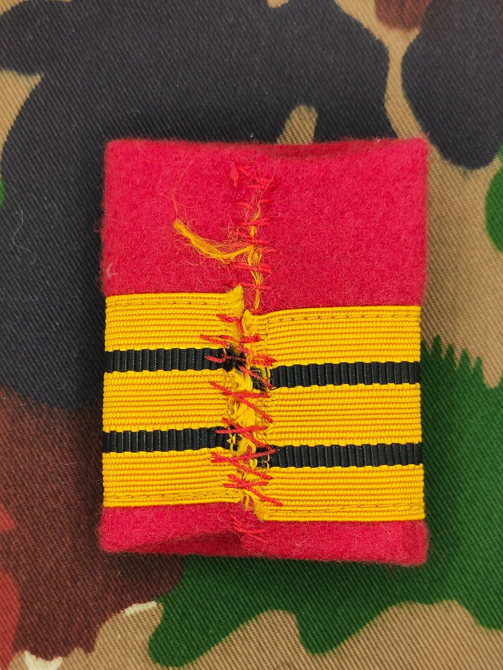 Schweizer Armee Plaketten & Abzeichen: Schulterpatte Oberst – Gebraucht aus Bauma von SwissMilitaria 1