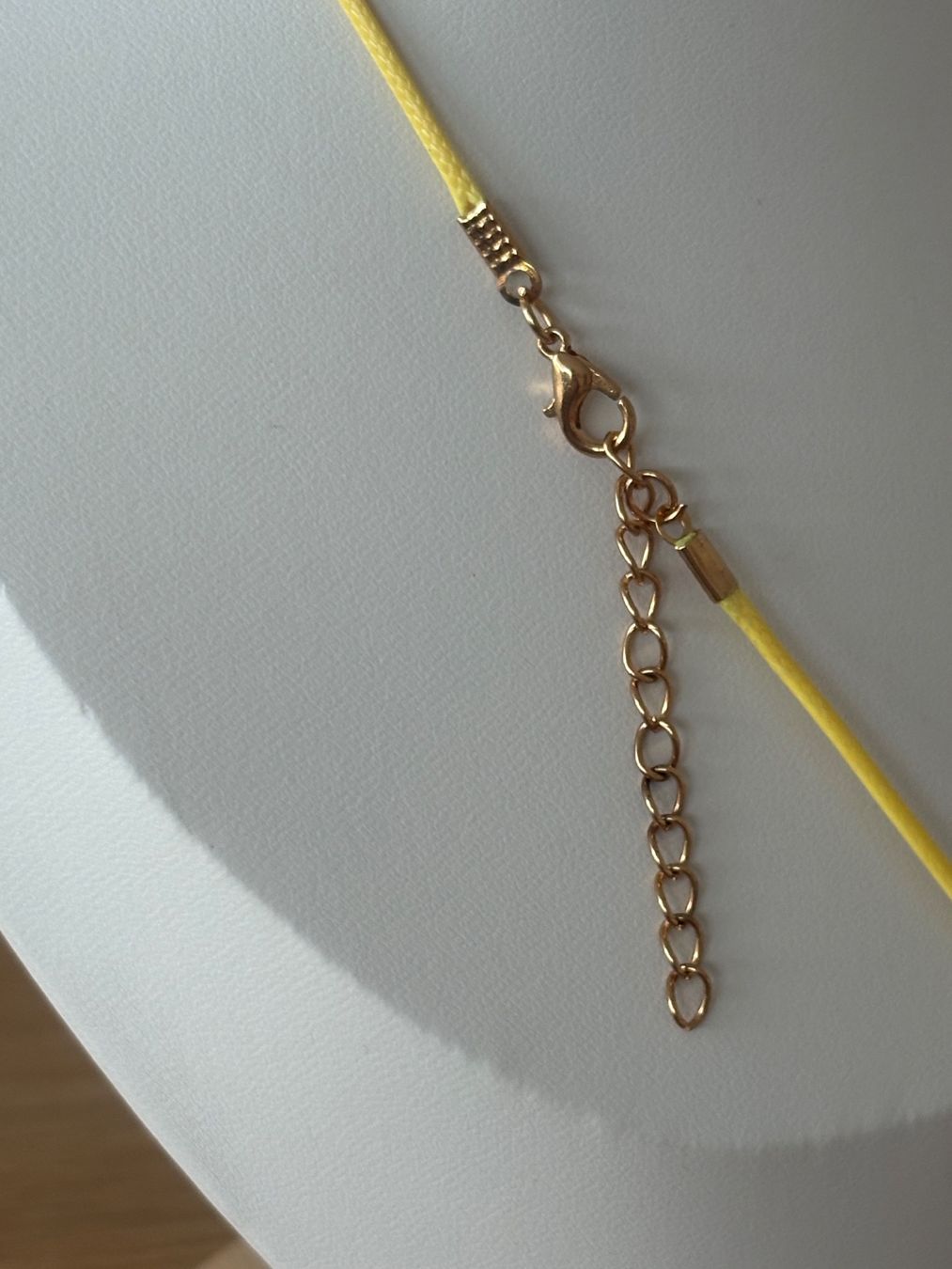 Colliers: Kette  mit Anhänger gelb – Neuf (Voir description) à Biel-Bienne par Roserosse13 3