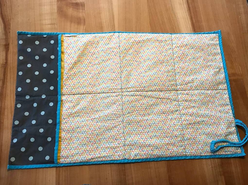 Wickeltisch & Zubehör: Schöne Wickelunterlage selbst genäht – Gebraucht aus Winterthur von Blue028