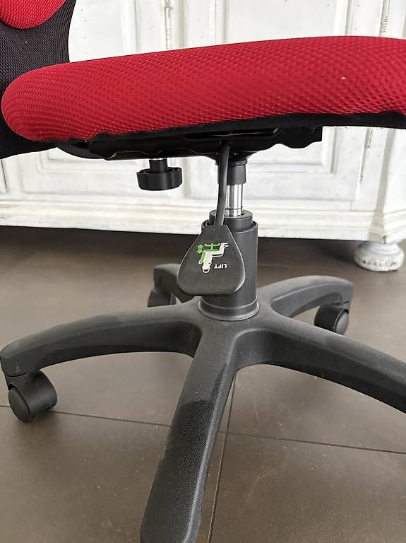 Chaises: Bürostuhl gebraucht  – D'occasion à St. Erhard par dag_y7kx 1
