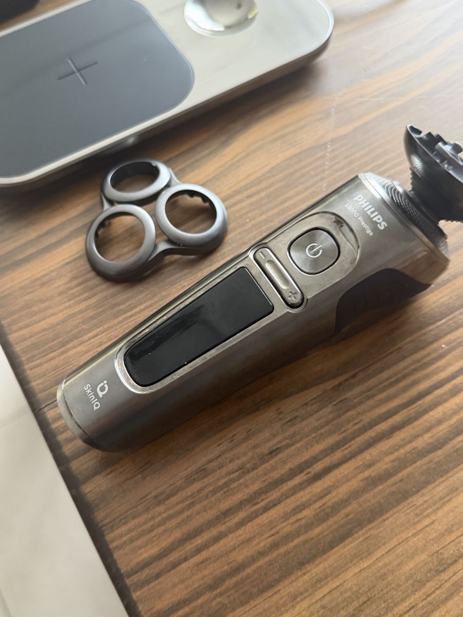 Philips Rasoi & Lamette da barba: Philips S9000  – Usato da Zürich venduto da arb_9qhc