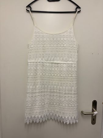 Kleid weiss Spitze Grösse M neuwertig