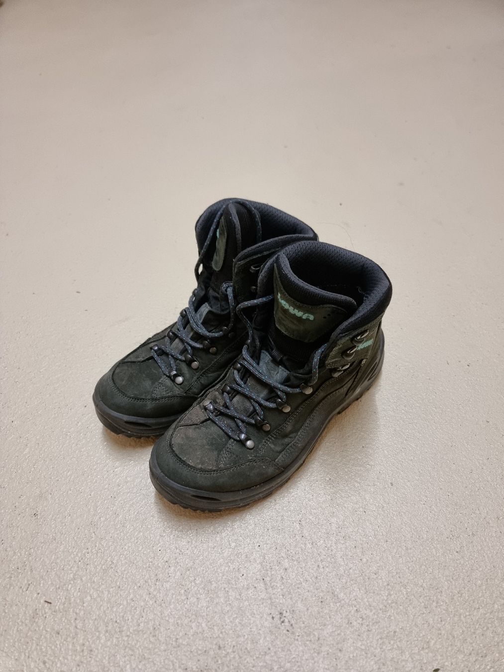 Lowa Damenschuhe: LOWA Renegade – Gebraucht aus Einsiedeln von HabaschCH