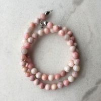 Liebliche Kette mit rosa Anden-Opal