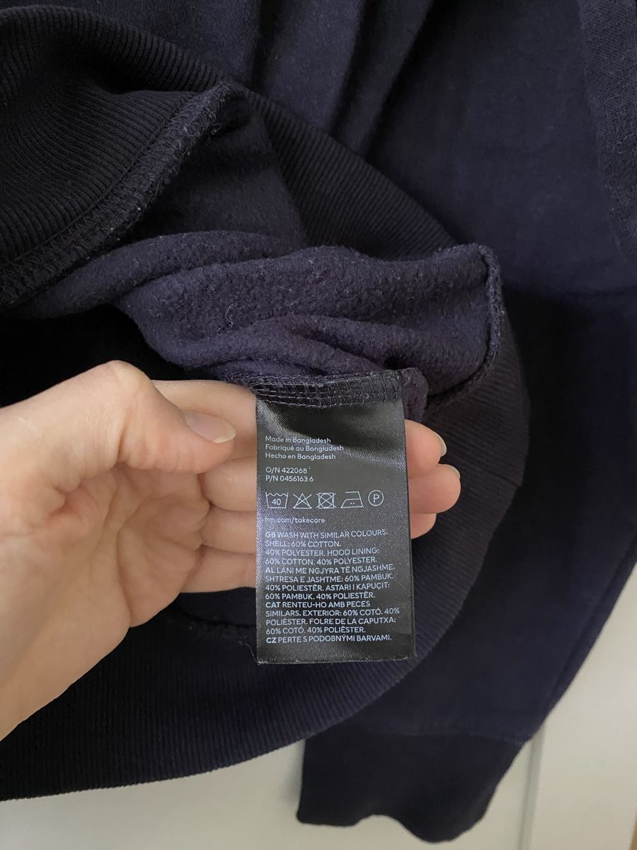 H&M Maglioni & Felpe: Sweat à capuche H&M bleu marine – Nuovo (secondo la descrizione) da Villars-sur-Glâne venduto da mel_6q5w 2