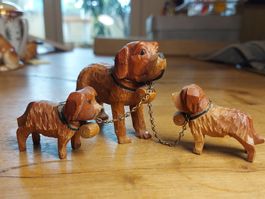 Holzfiguren Hunde, Handgeschnitzt, mit Kette, Brienz?