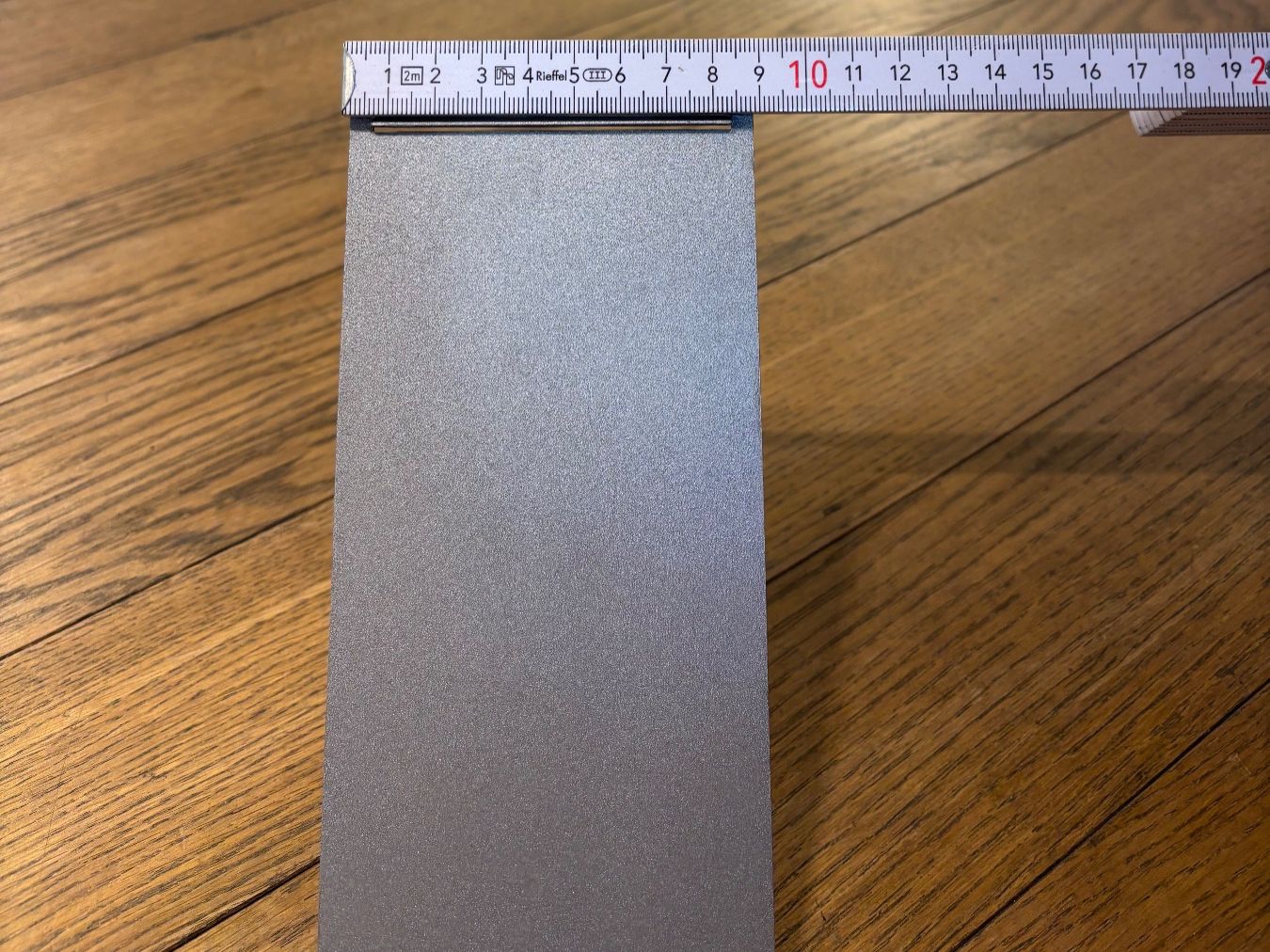 Allestimento di negozi e stand fieristici: Support etiquette – Usato da Sion venduto da Bang-OlufsenSion 4
