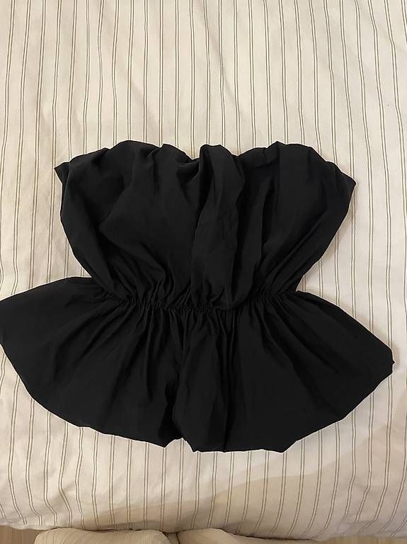 Top: Top Zara nuovo xs s – Usato da Balerna venduto da lis_qx6r