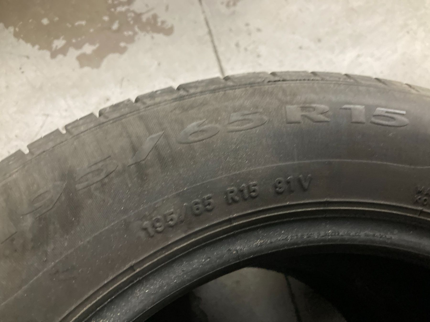 Pirelli Pneus & Kompletträder: 195/65R15 Sommerpneu Pirelli – Gebraucht aus Cham von WB2223 2