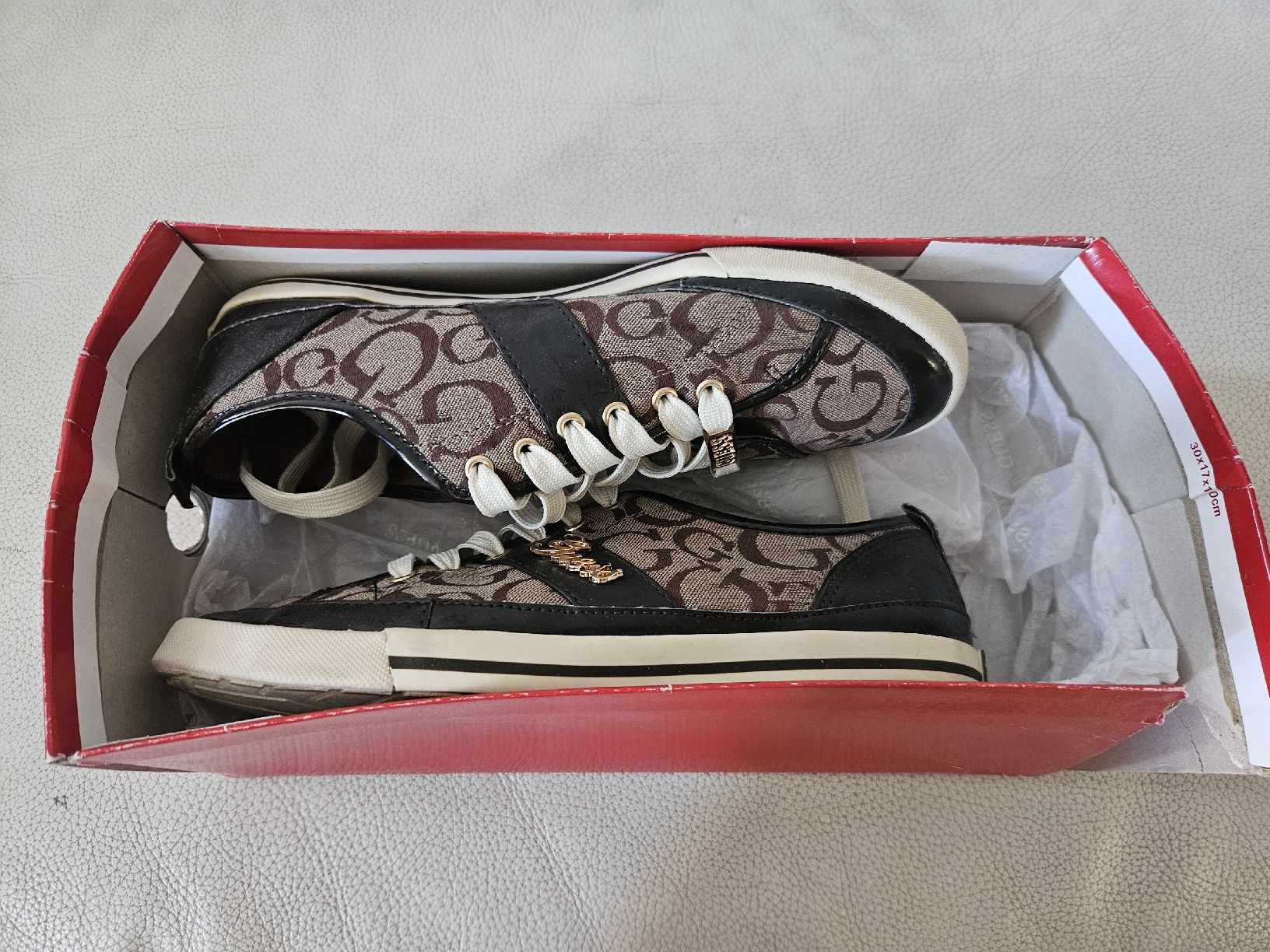 Guess Damenschuhe: Guess baskets Briar – Neu (gemäss Beschreibung) aus Les Acacias von minnie6 5