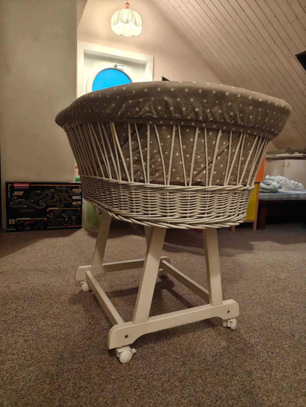Wiegen & Stubenwagen: Berceau bébé osier + voile + matelas – Gebraucht aus Longirod von Mike_7773 6
