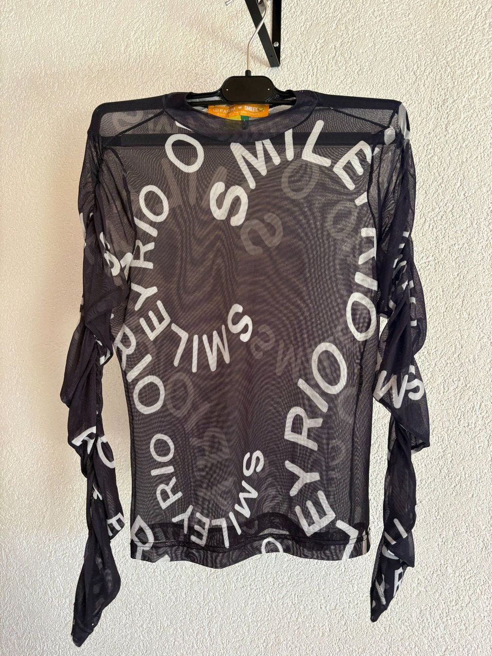 Farm Rio Blusen: Farm Rio + Smiley Mesh Top XS / 34 – Gebraucht aus Fribourg von georgeabottino