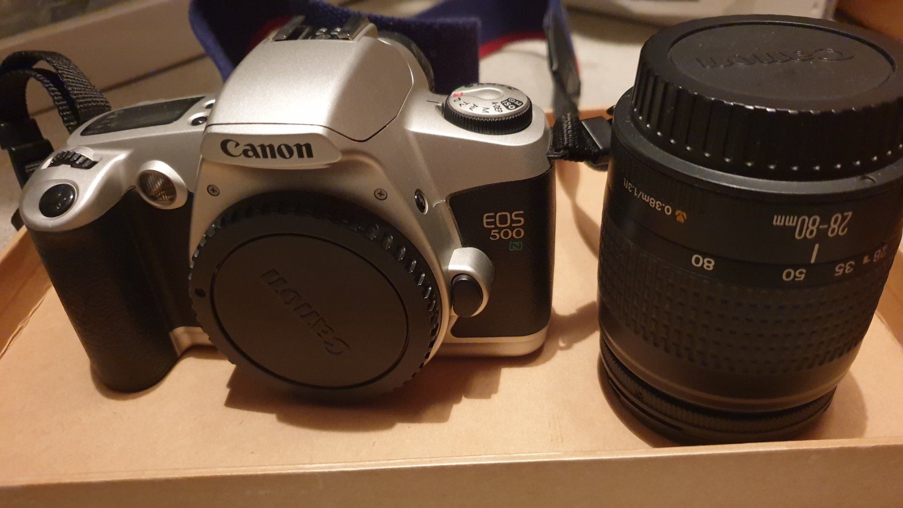 Canon Fotocamera: Canon EOS 500 Spiegelreflexkamera – Usato da Basel venduto da ser_q9qm 2