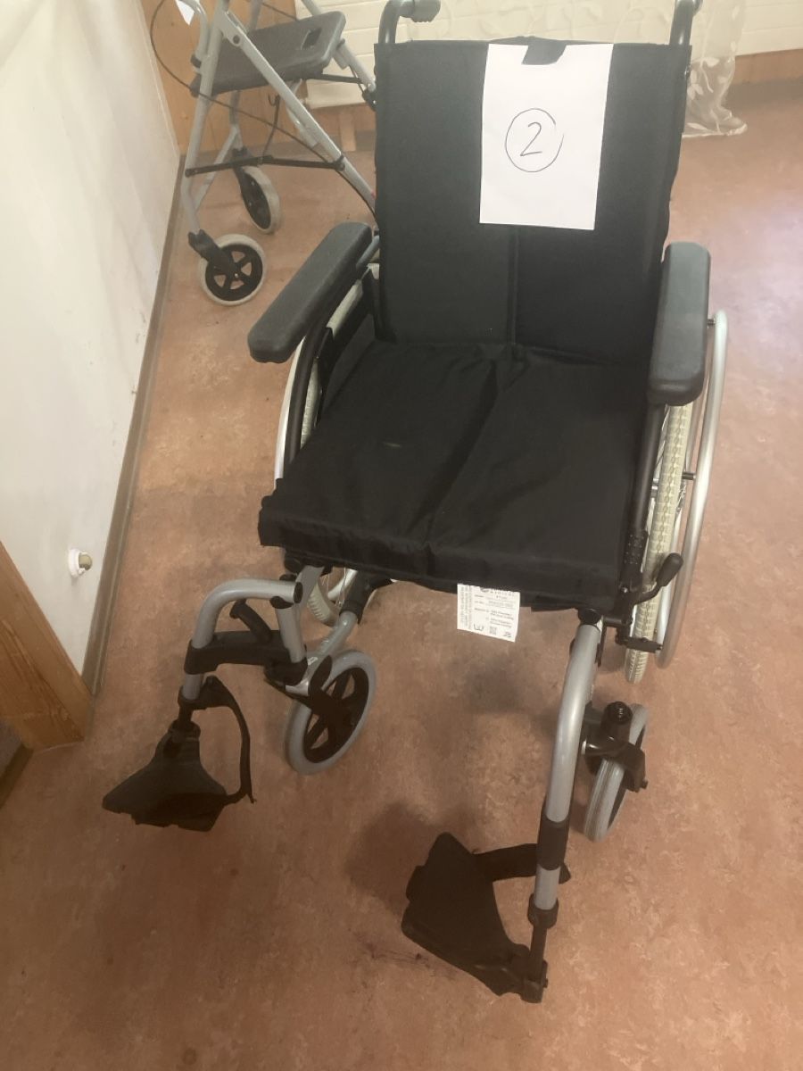Chaises roulantes: Rollstuhl – D'occasion à Hagenbuch ZH par matzi02