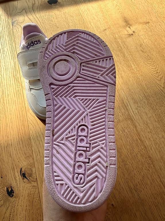 Scarpe per ragazze: Adidas Schuhe wie neu Gr. 27 – Usato da Bottmingen venduto da OliviaM06 1