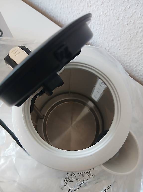 Bollitori: Neuer Wasserkocher 1.7l – Usato da Zürich venduto da Metatron2022. 3