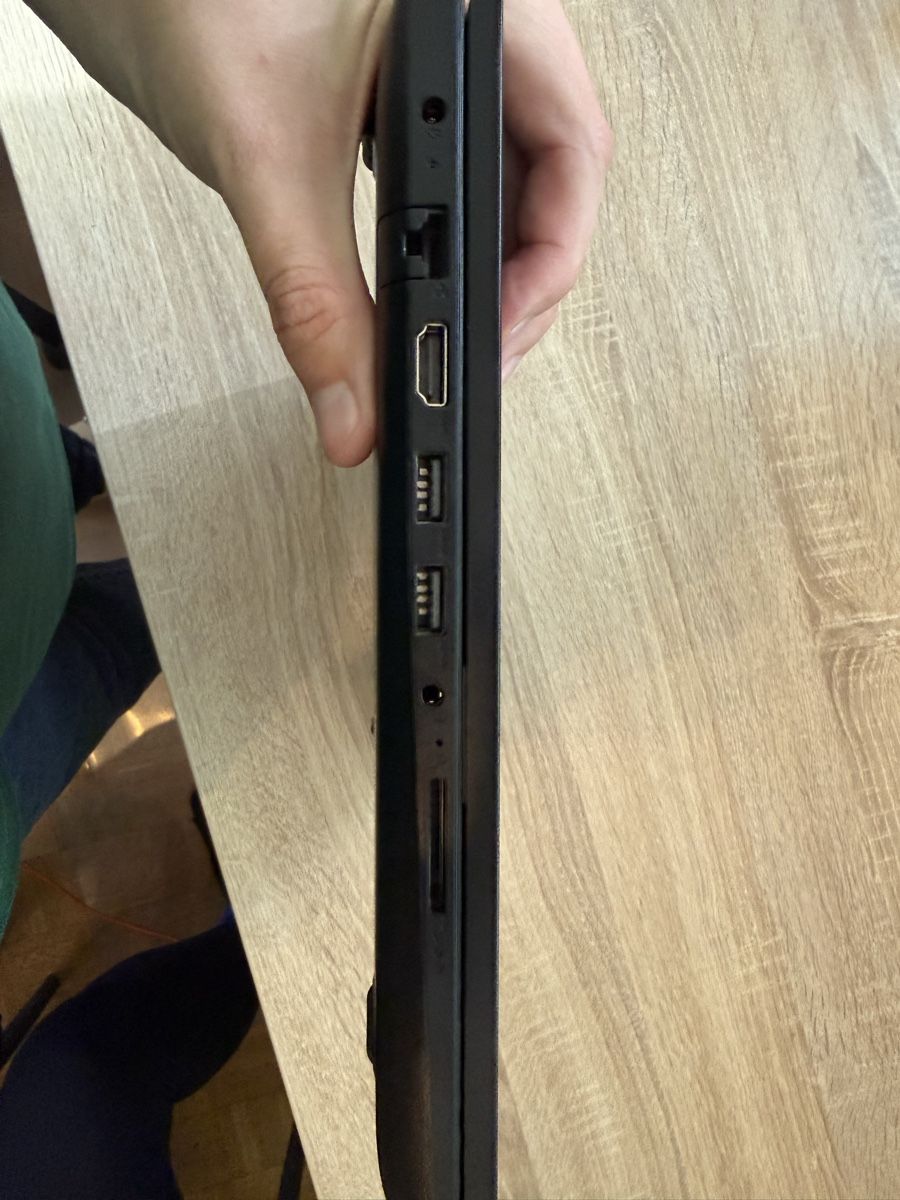 Lenovo Notebook: Lenovo V145-15AST Laptop – Usato da Bern venduto da chr_9qnj 3
