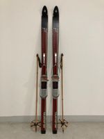 Ski (Nr. 3), alte Holzski aus Esche mit Stöcken