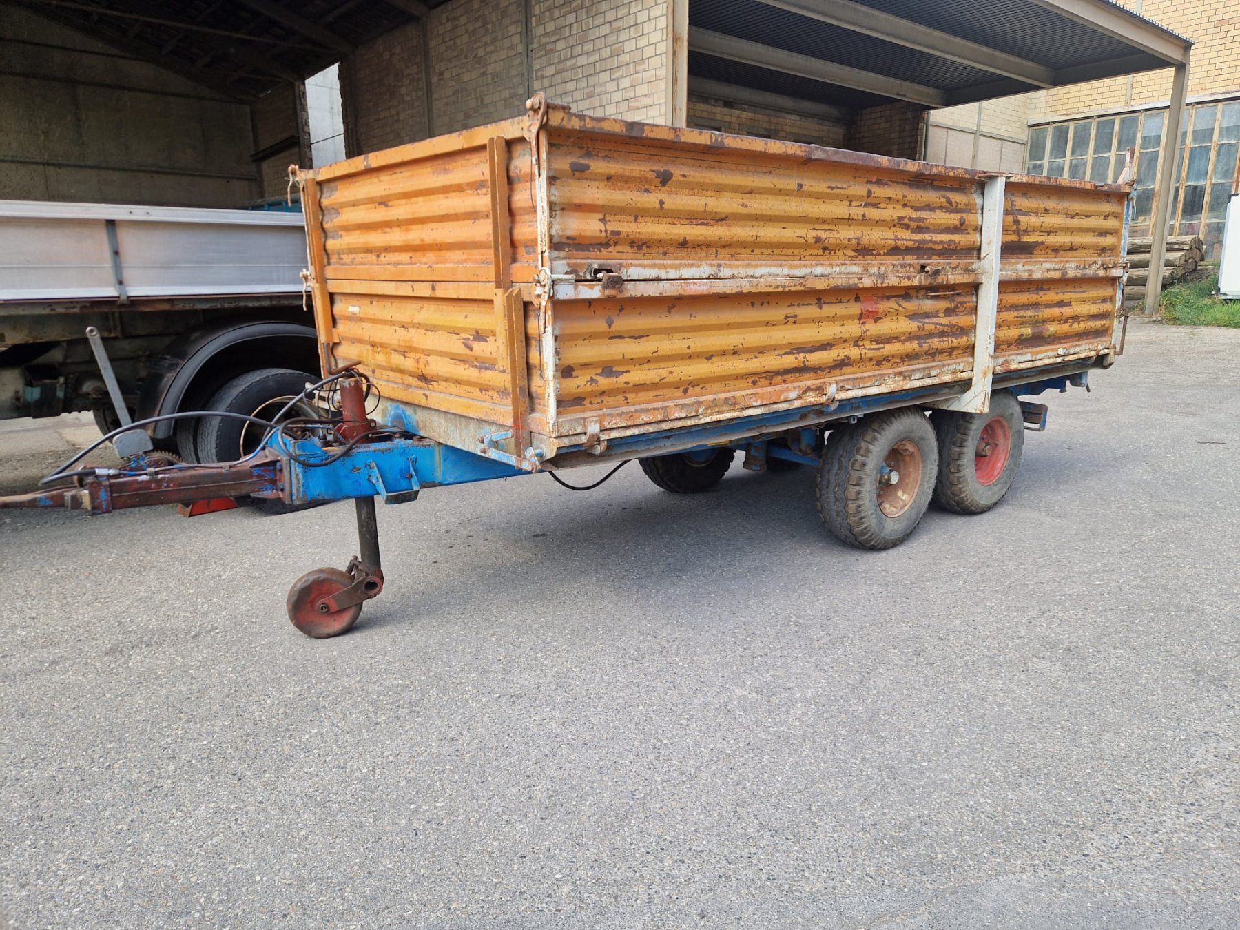 Camions-bennes: Tandem Kipper – D'occasion à Hochdorf par Honauer89 1