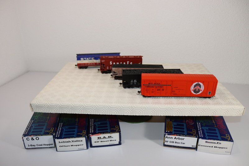 Modellini di ferrovie: 5 US Güterwagen ( 496 ) – Usato da Kerzers venduto da Winu64