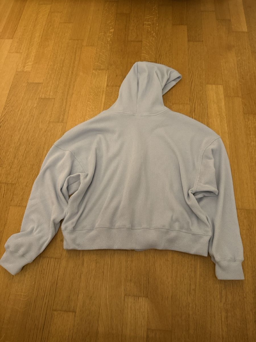 Hollister Pullover & Sweatshirts: Hollister  – Gebraucht aus Biel-Benken BL von lsm_l87l 1