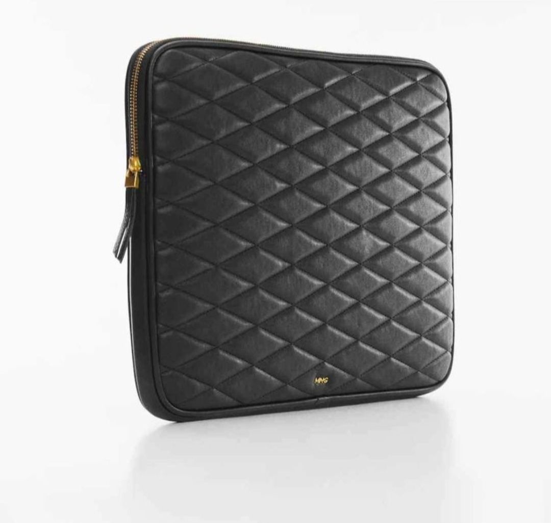 Mango Borse: Laptop-Hülle gesteppt von Mango, Neu – Nuovo (secondo la descrizione) da Suhr venduto da Nessie88