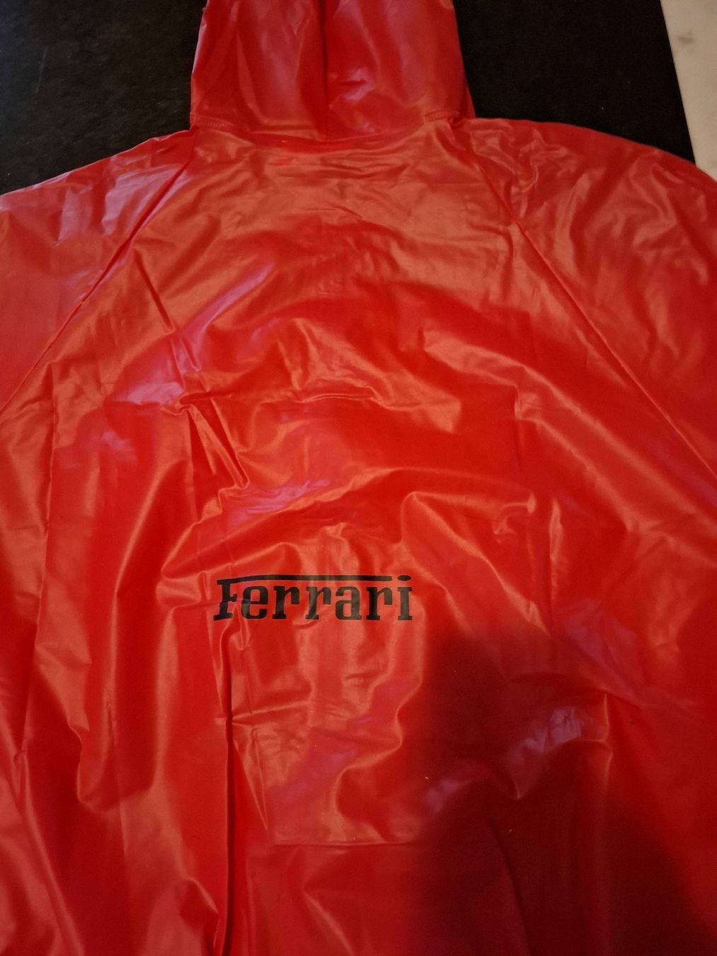 Ferrari Jacken: Veste imperméable / coupe-vent rouge Ferrari  – Gebraucht aus Le Locle von Maria.222 5
