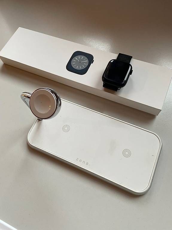 Apple Smartwatch: Apple Watch Series 8 GPS – Usato da Appenzell Steinegg venduto da Wurzlers 4