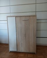 Kommode auf Holz
