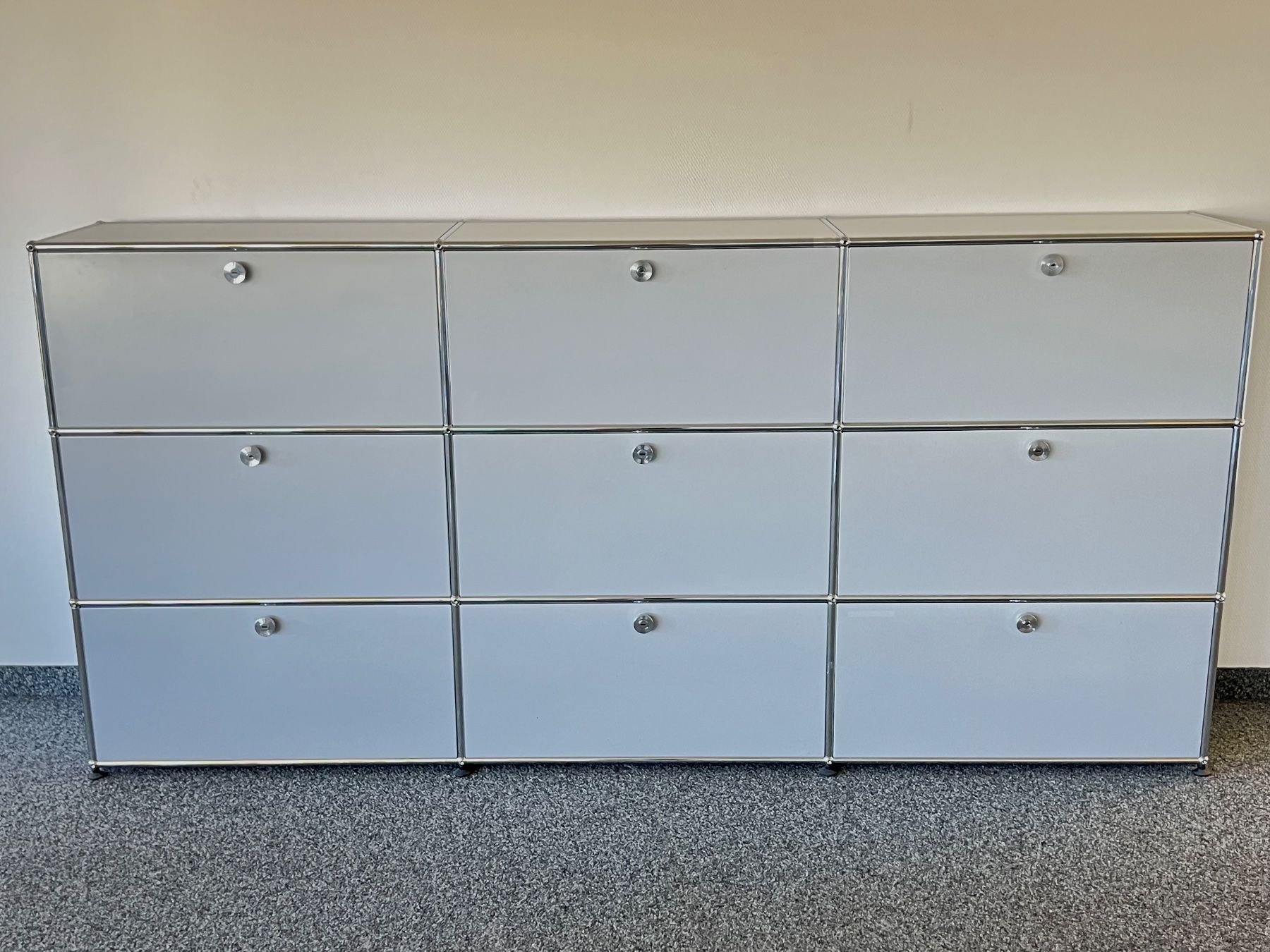 USM Kommoden: USM Haller Sideboard Mattsilber 4 Stück – Gebraucht aus Dietikon von Kumar_Occasionen