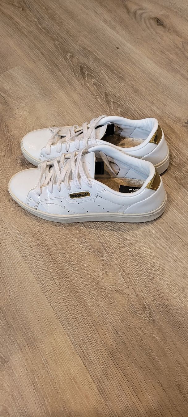 Scarpe da donna: Adidas weiss mit gold – Usato da Meinisberg venduto da mirreb