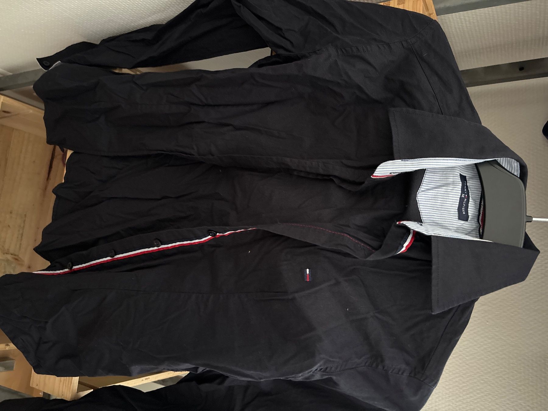 Tommy Hilfiger Camicette: Bluse Damen Groesse S Tommy Hilfiger schwarz – Nuovo (secondo la descrizione) da Kaltbrunn venduto da Modern