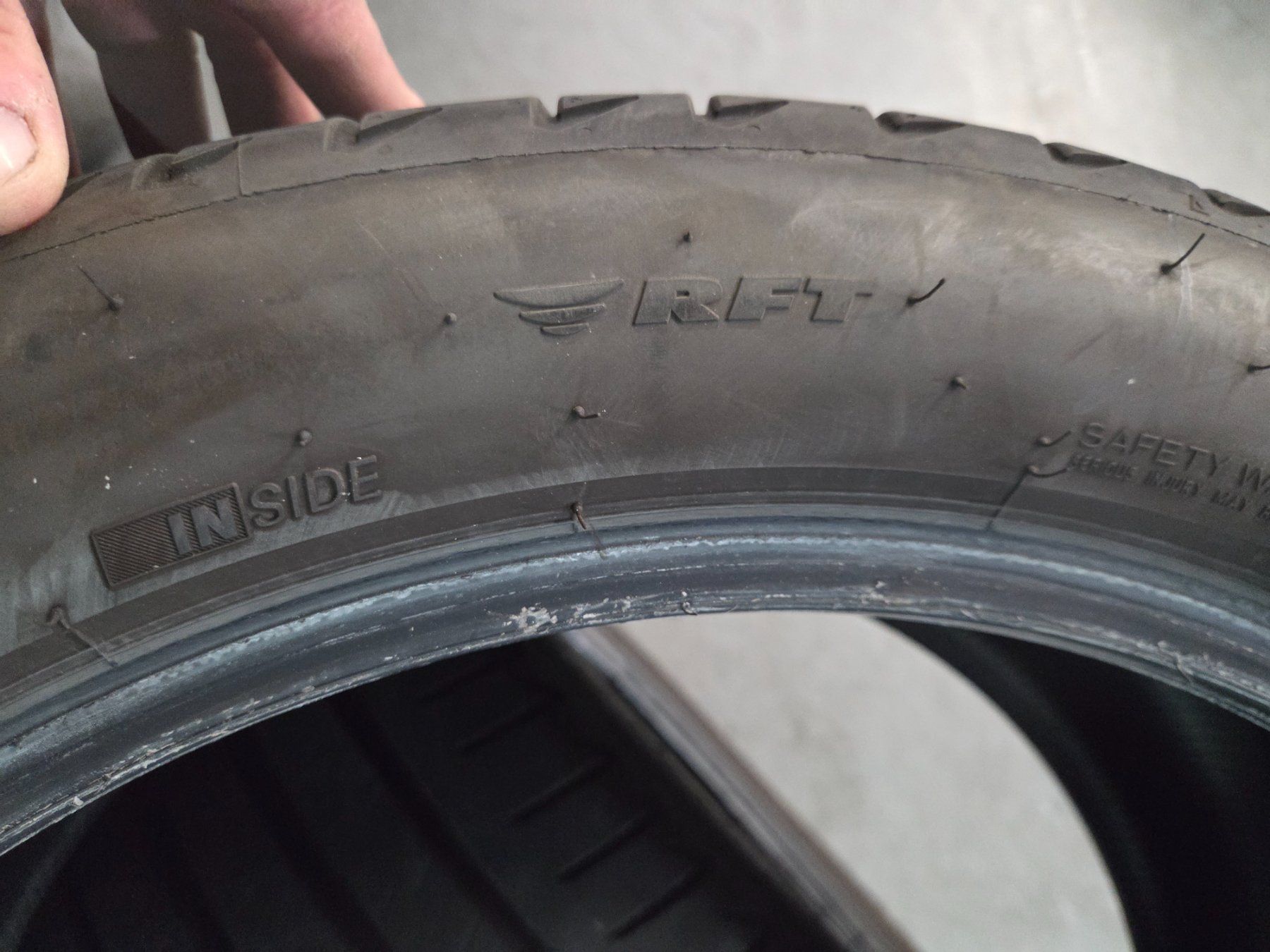 Pneumatici & Ruote complete: 275 / 40 R 20   106W  Bridgestone – Usato da Fischbach-Göslikon venduto da Emanuel.Bardhi 5