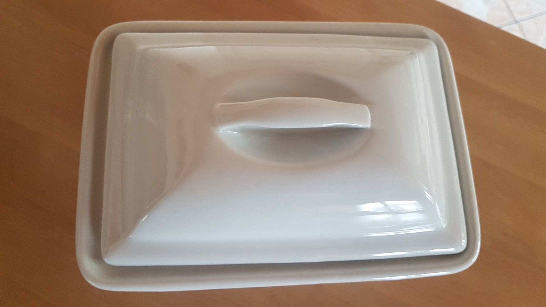 Töpfe: Terrine - cocotte rectangulaire avec couvercle blanche – Gebraucht aus Villiers von san_jn5w 1