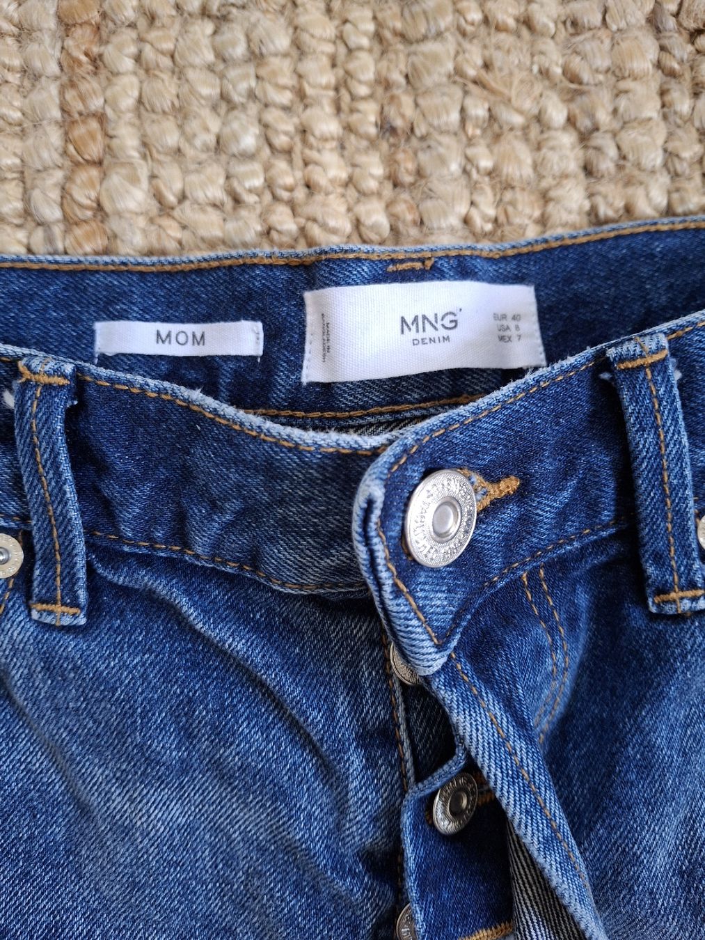 Mango Pantaloni: Mini shorts Mango T40 – Usato da Lausanne venduto da Cognitia 1