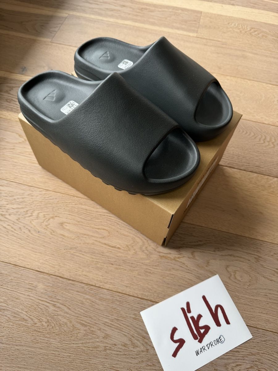 Adidas Scarpe da uomo: Yeezy Slide – Nuovo e nell'imballaggio originale da La Chaux-de-Fonds venduto da slishwardrobe 2