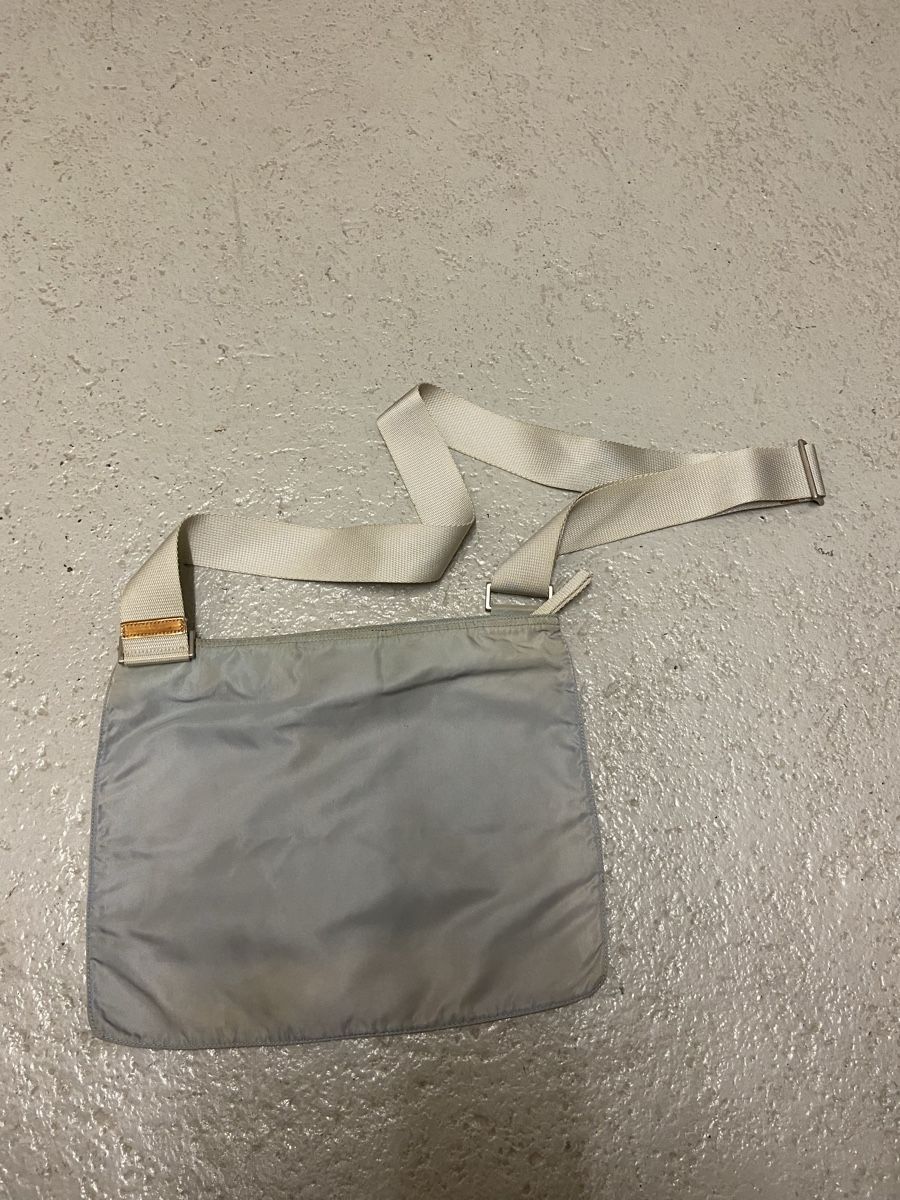 Prada Borse: Prada Schultertasche – Usato da Wimmis venduto da keitaa.4 3