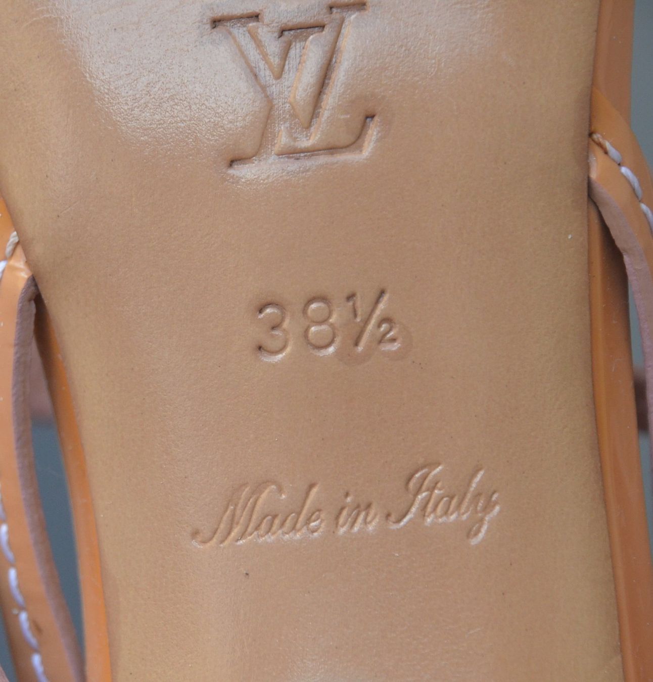 Louis Vuitton Damenschuhe: Sandalen / Sandales Louis Vuitton  .38,5 – Gebraucht aus Collonges von Auganien 6