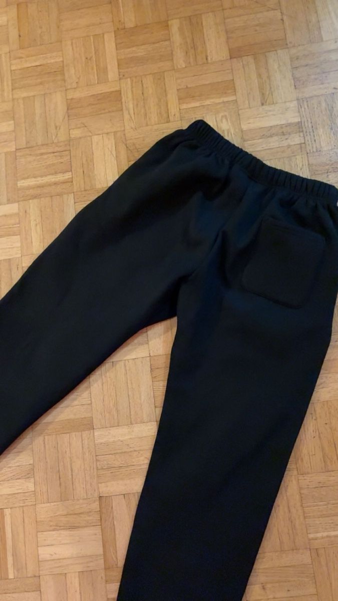 Hosen: Essentials Jogginghose Schwarz - Grösse S – Neu (gemäss Beschreibung) aus Wallisellen von ac.wa 2