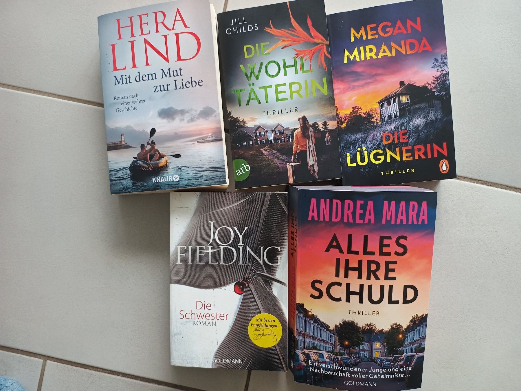 Bücher: 5 Bücher – Gebraucht aus Pfäffikon SZ von Elendir