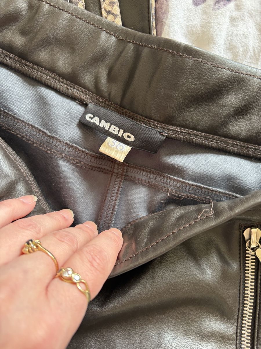 Cambio Pantaloni: Cambio Hose – Usato da Basel venduto da Brunner.T 3