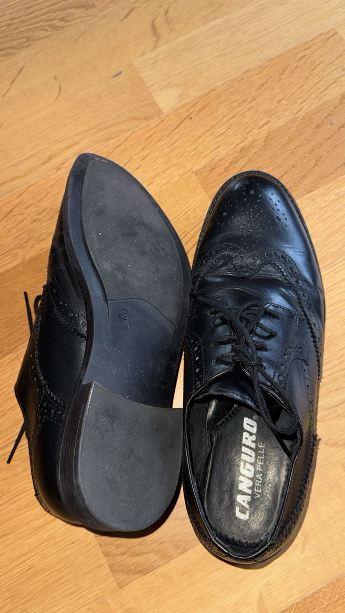Scarpe da uomo: Ital. Herrenschuhe Canguro, 42 – Usato da Gümligen venduto da morticiaaddams 2