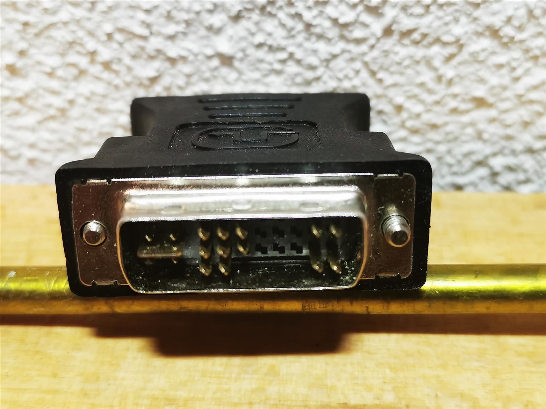 Unità & Adattatore: VGA- DVI Adapter – Usato da Buchs ZH venduto da Sutoris 3