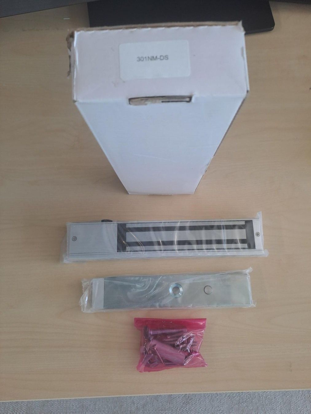 Lucchetti: Slimline Magnetic Lock 10001 – Nuovo (secondo la descrizione) da Muttenz venduto da Convergint-Schweiz