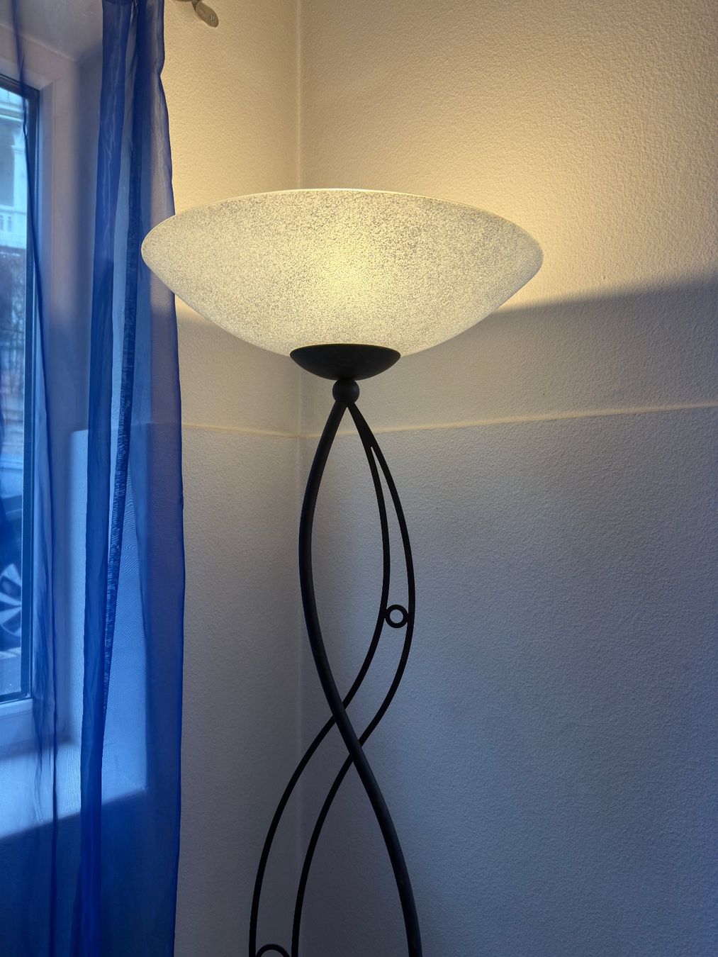 Lampade: Lampe sur pieds bronze – Usato da Lausanne venduto da macgiver1008 1