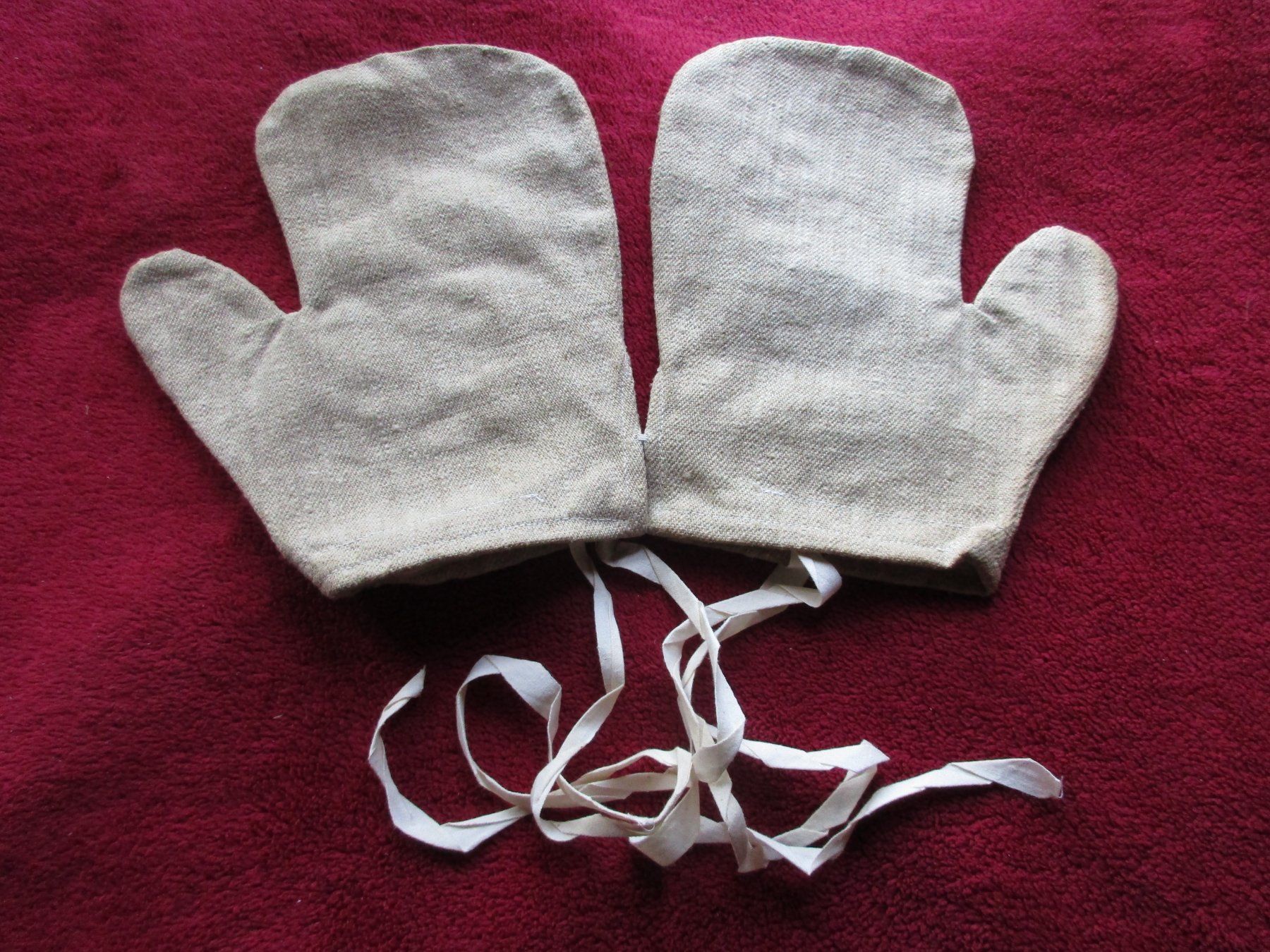 Schweizer Armee Armi bianche: Handschuhe (5) – Nuovo (secondo la descrizione) da Bowil venduto da vifi01