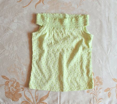H&M * elegantes Mädchen TOP mit Stickerei  134/140