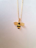 Goldfarbene Halskette mit süssem Bienen-Anhänger Trend 🐝